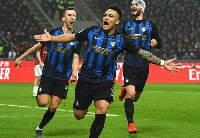 TA：利物浦目前看起来非常混乱，他们的卫冕梦想已支离破碎