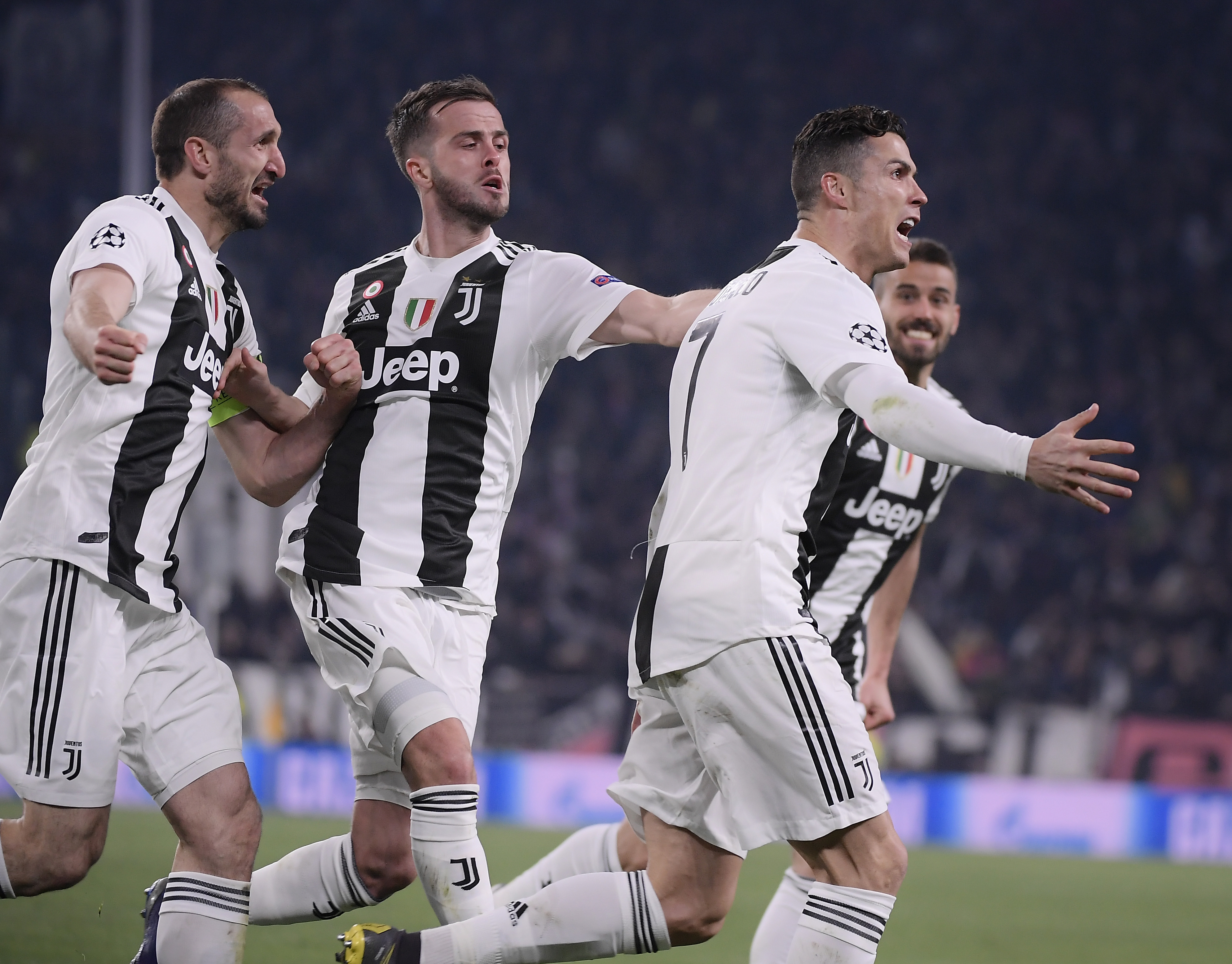 官方：京都不死鸟与主帅曹贵裁续约至26／27赛季结束